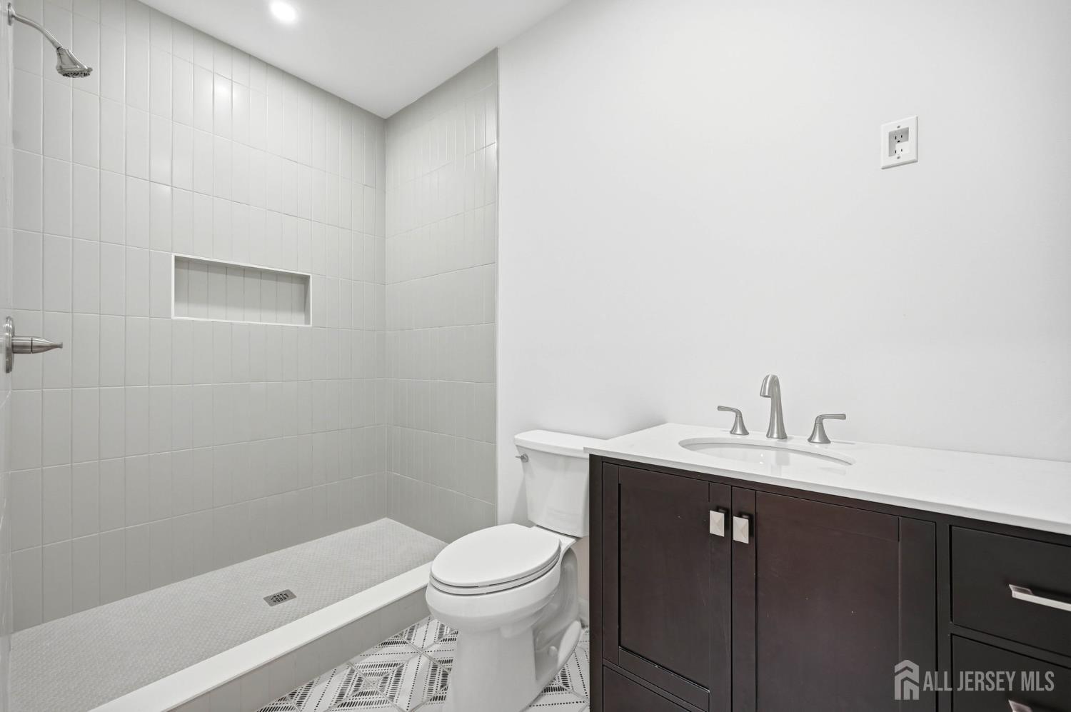 51 Hartlander Street, East Brunswick, NJ, 08816 image 45