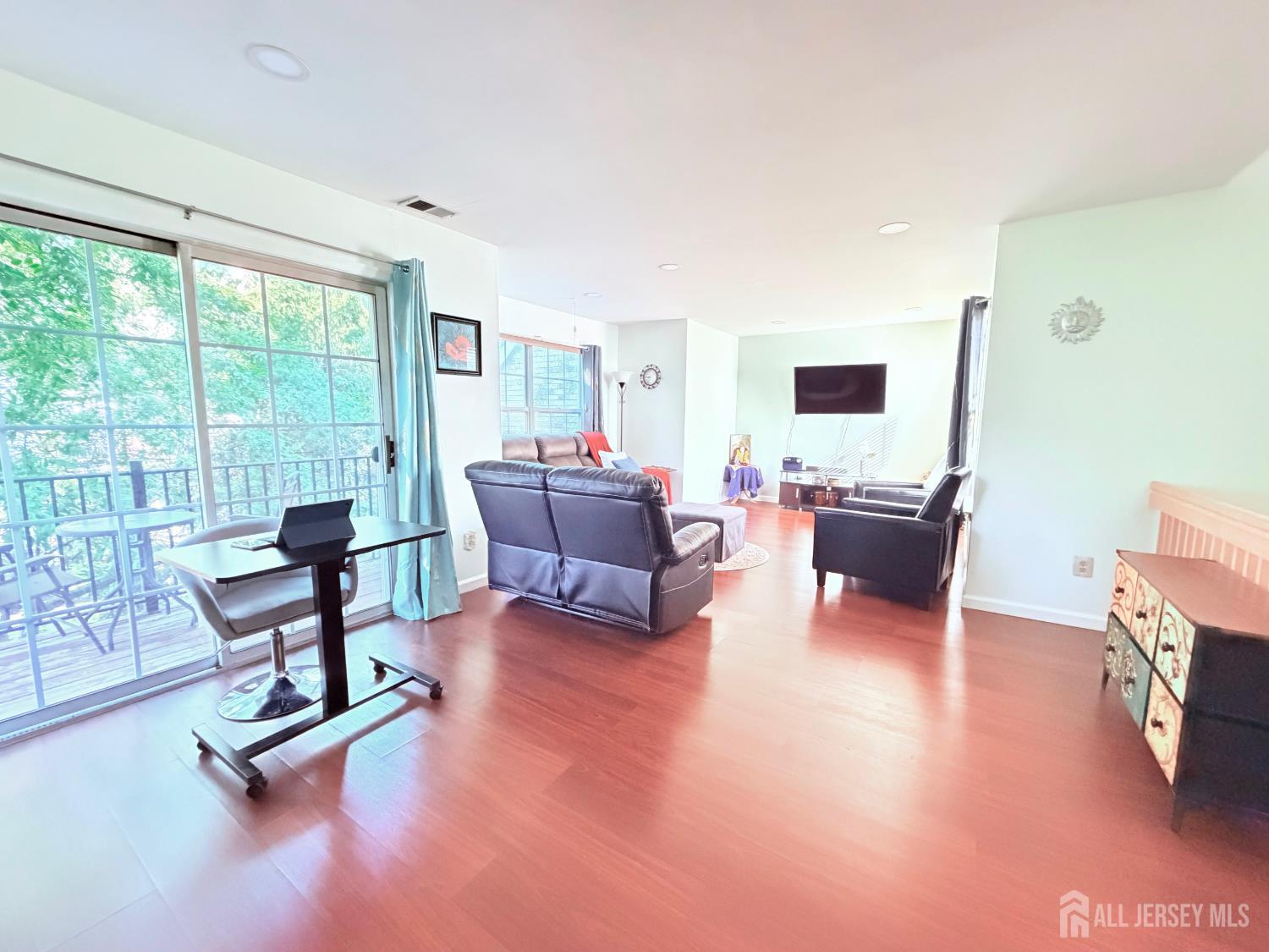 918 Plymouth Road, North Brunswick, NJ, 08902 image 8