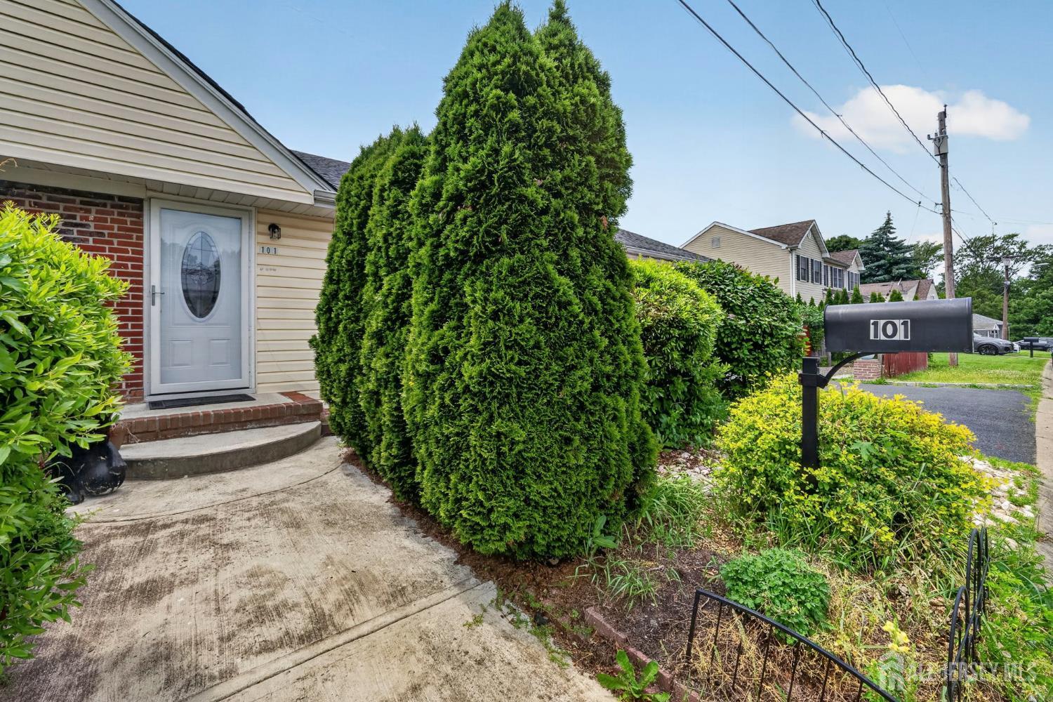 101 Marjorie Street Image 4