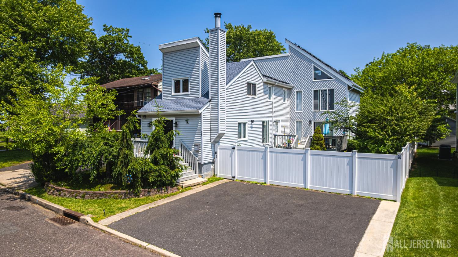 76 Woodland Drive Image 2