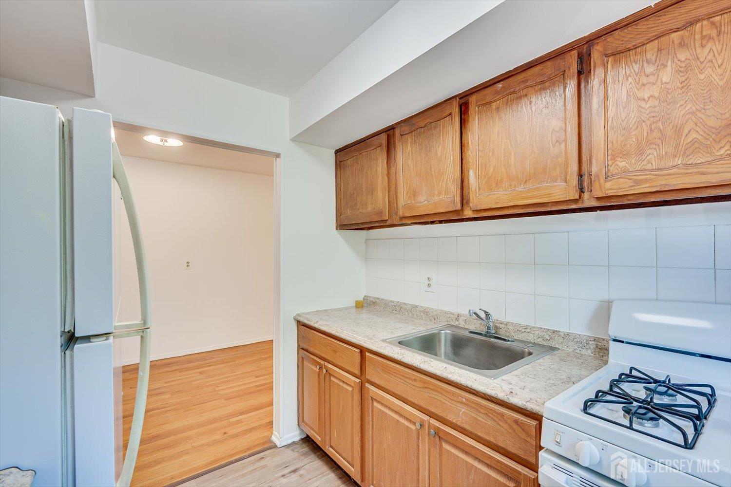 55 Gill Lane 28, Iselin, NJ, 08830 image 16