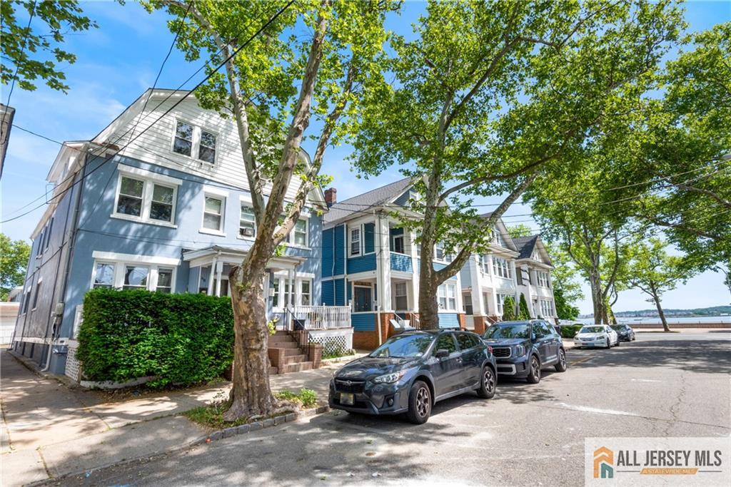 48 Catalpa Avenue Image 4