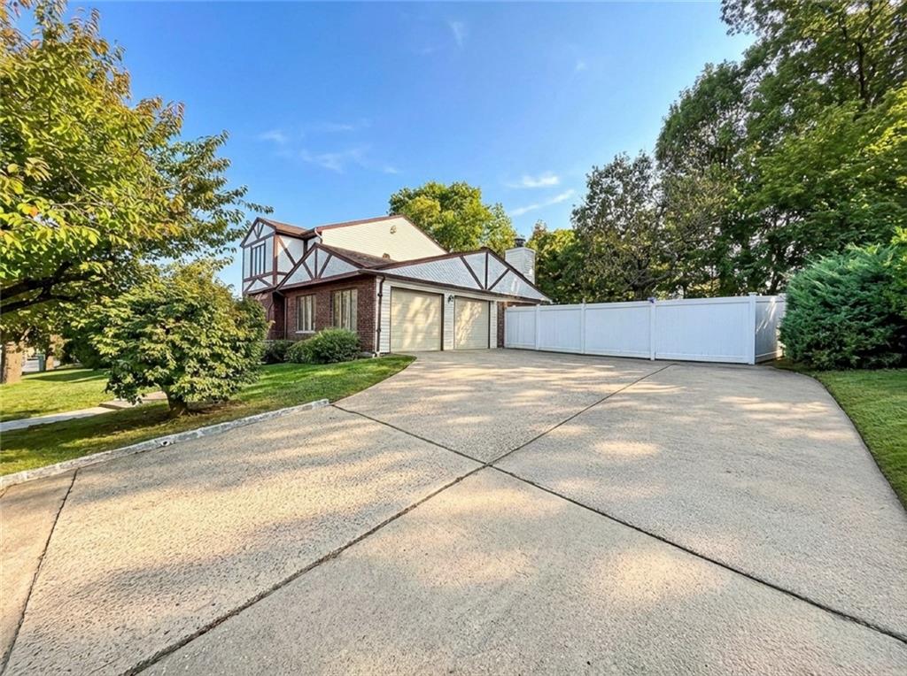 282 Boscombe Avenue, Staten  Island, New York, 10309 image 11