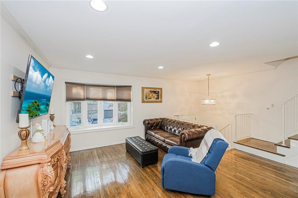46 Claradon Lane 1, Staten  Island, New York, 10305 image 9