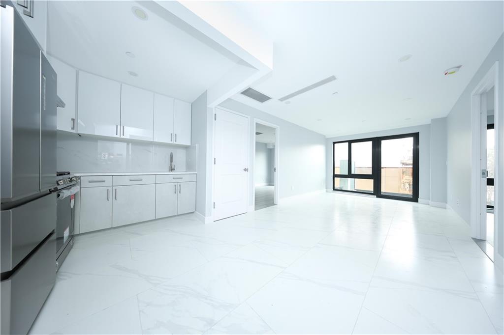 643 5th Avenue 4D Image 3