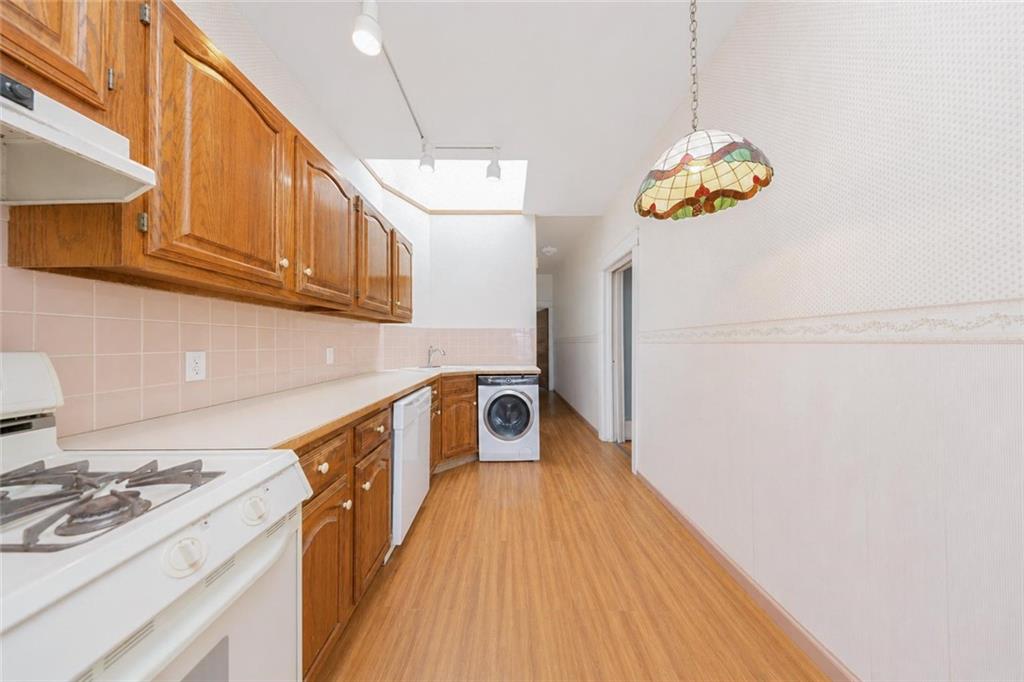 571 Bay Ridge Parkway, Brooklyn, New York, 11209 image 13