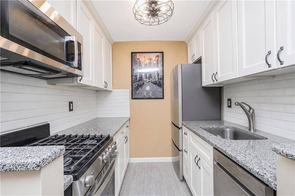 392 Maryland Avenue 1B, Staten  Island, New York, 10305 image 8