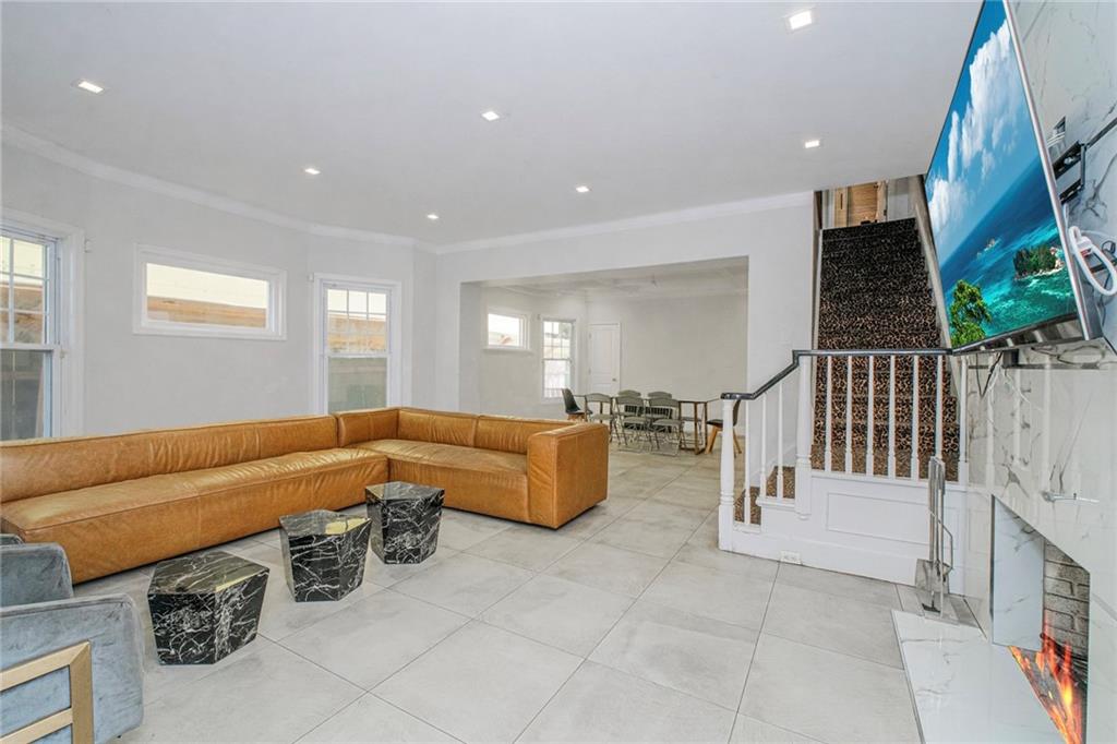 862 East 10th Street Image 5