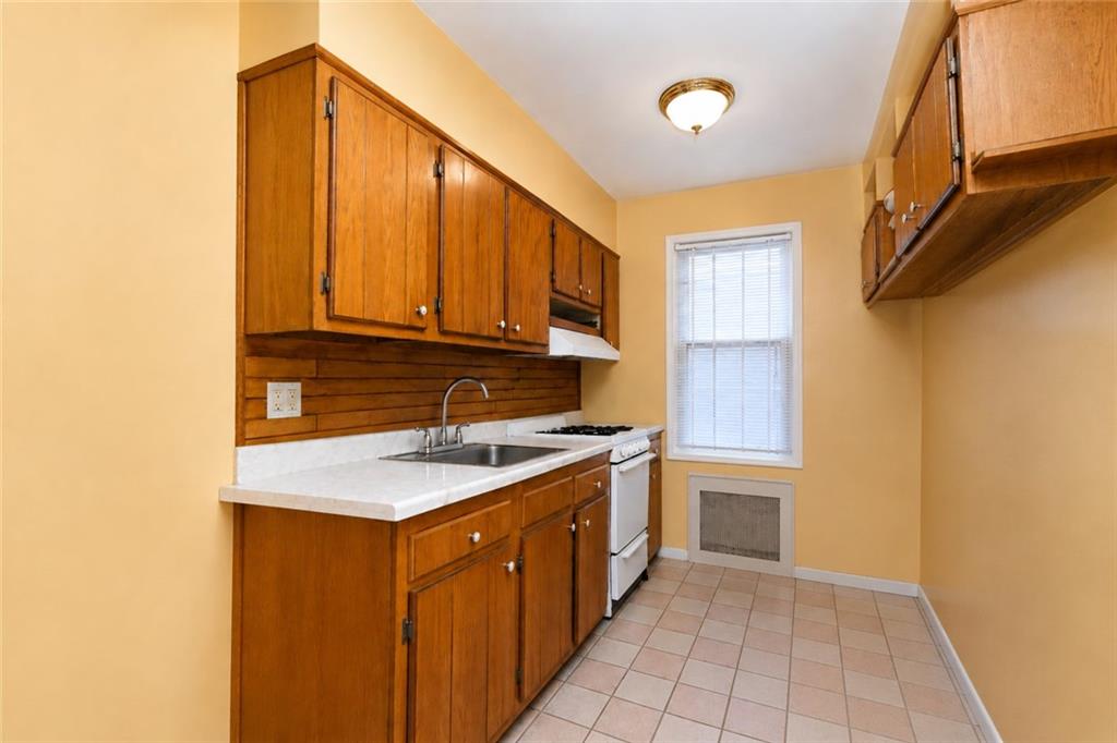 9040 Fort Hamilton Parkway 1D, Brooklyn, New York, 11209 image 9