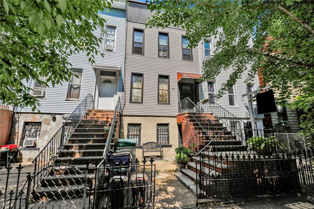 22 Roosevelt Place, Brooklyn, New York, 11233 image 6