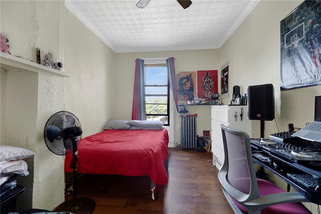 22 Roosevelt Place, Brooklyn, New York, 11233 image 9
