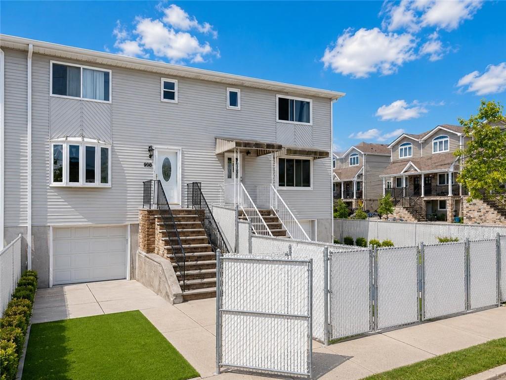 998 Olympia Boulevard Image 2