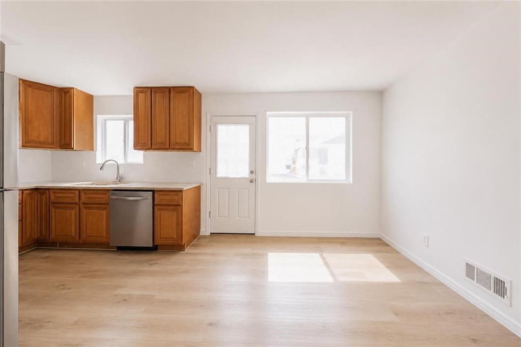 998 Olympia Boulevard, Staten  Island, New York, 10306 image 6