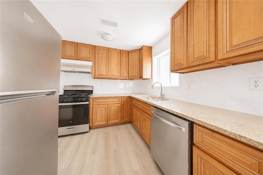998 Olympia Boulevard, Staten  Island, New York, 10306 image 7