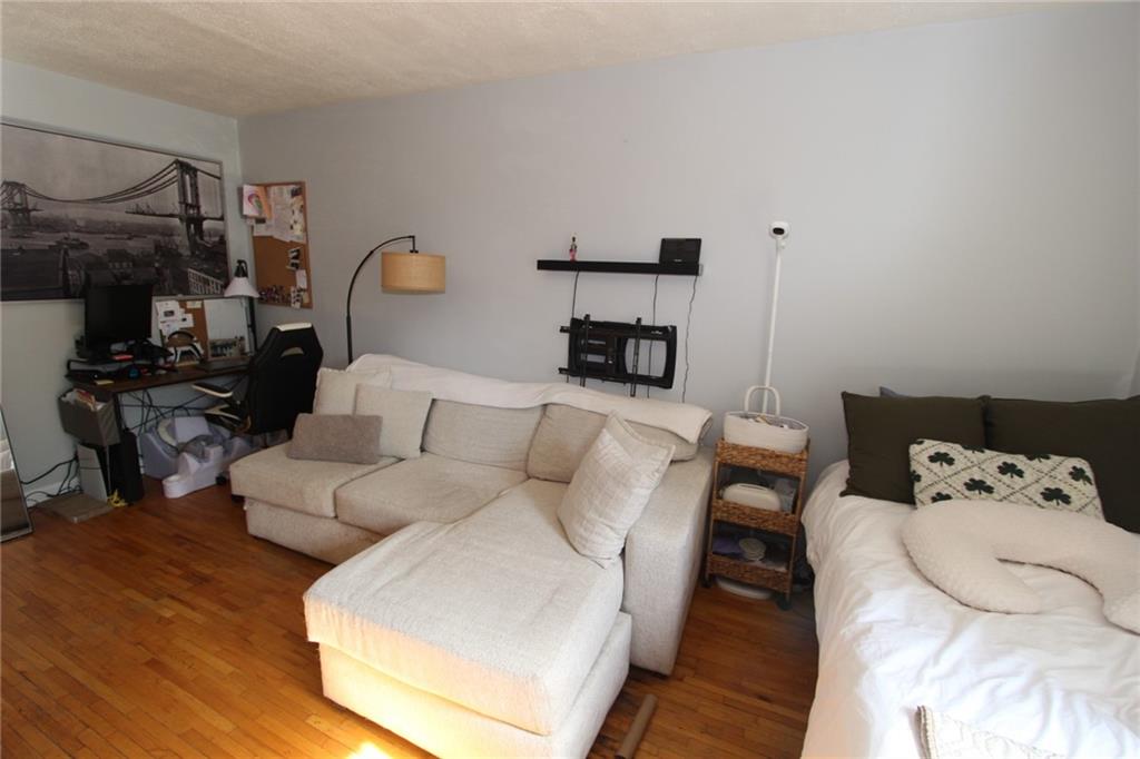 2229 Knapp Street 1C Image 2