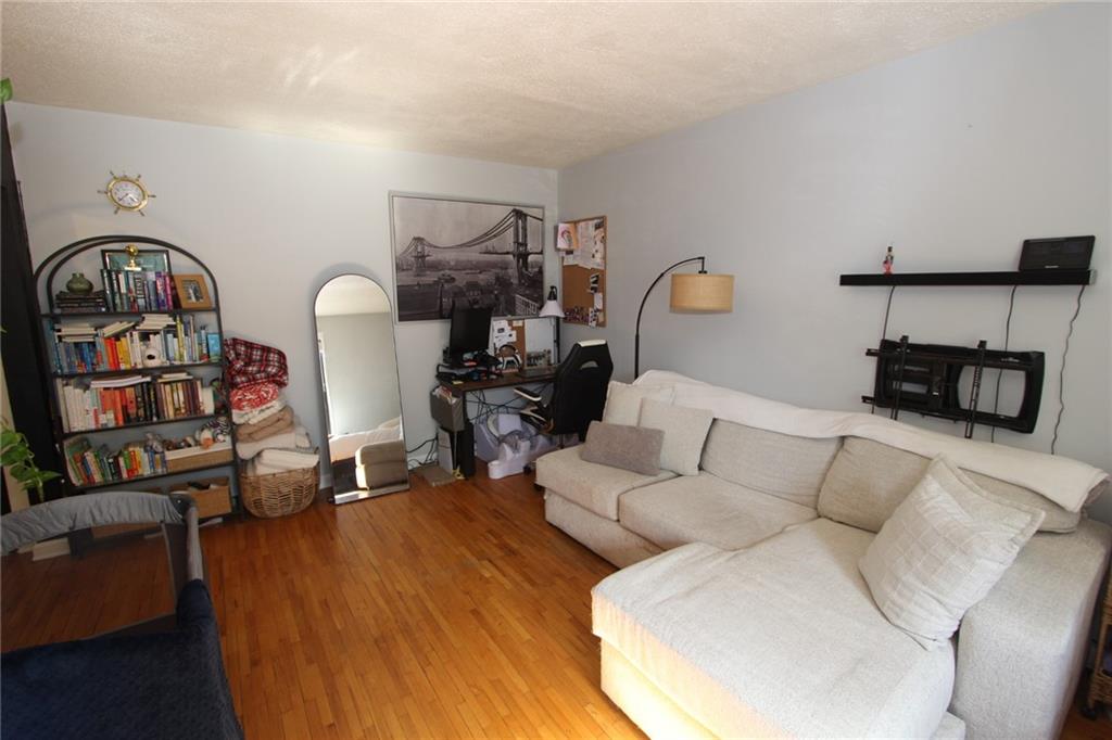 2229 Knapp Street 1C Image 5