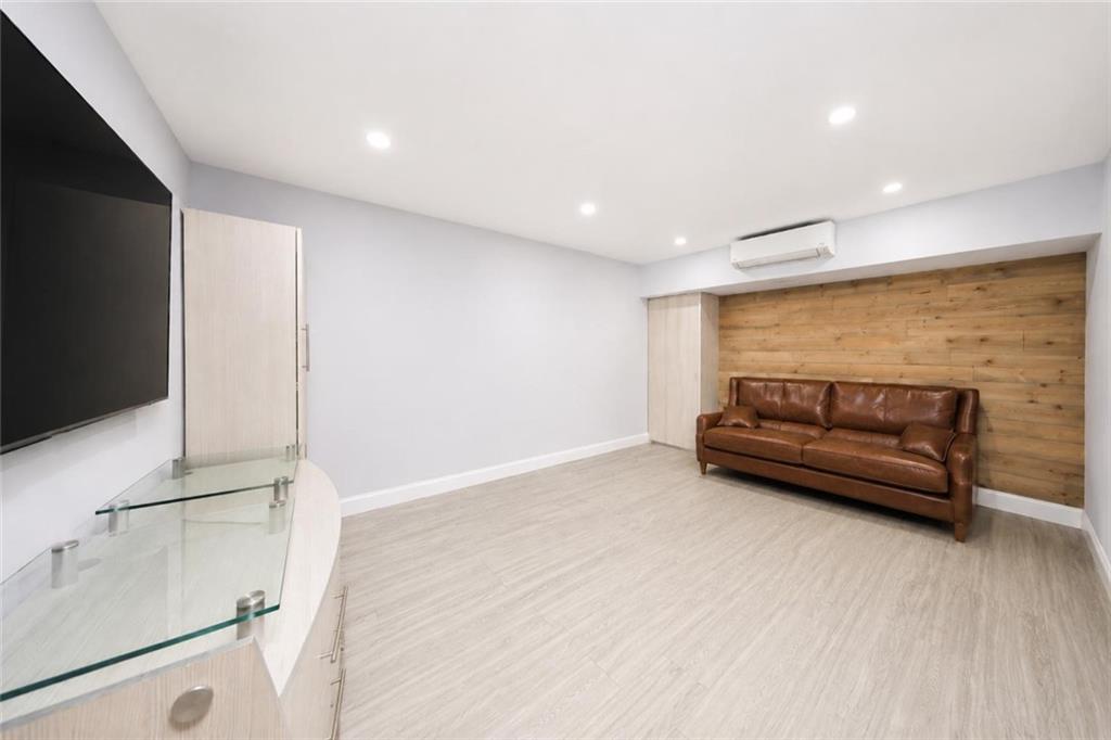 6475 Amboy Road, Staten  Island, New York, 10309 image 37