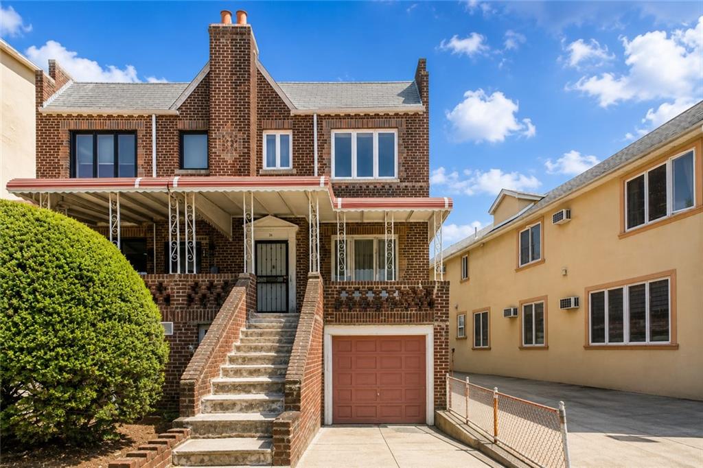 26 Angela Drive Image 1