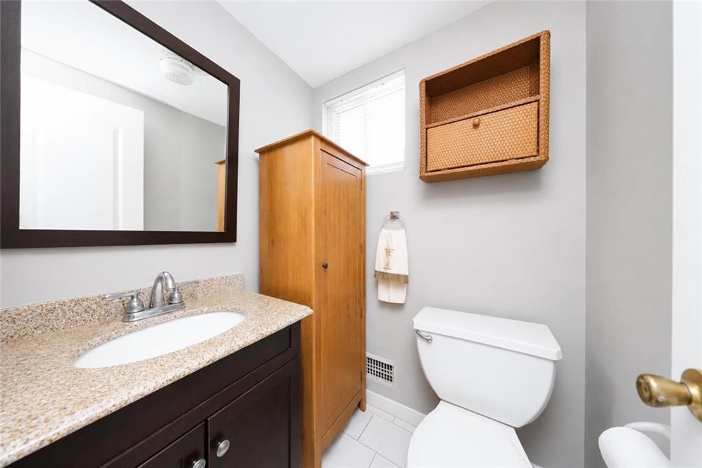 32 Franklin Place, State Island, New York, 10314 image 8
