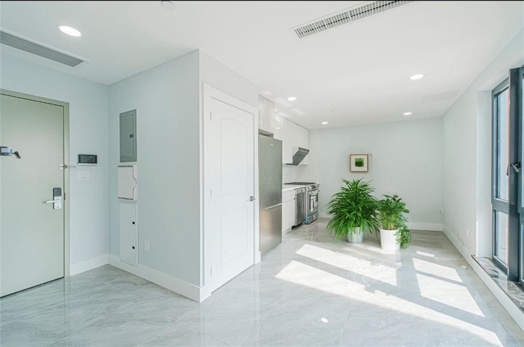 811 45th Street 5B Image 4