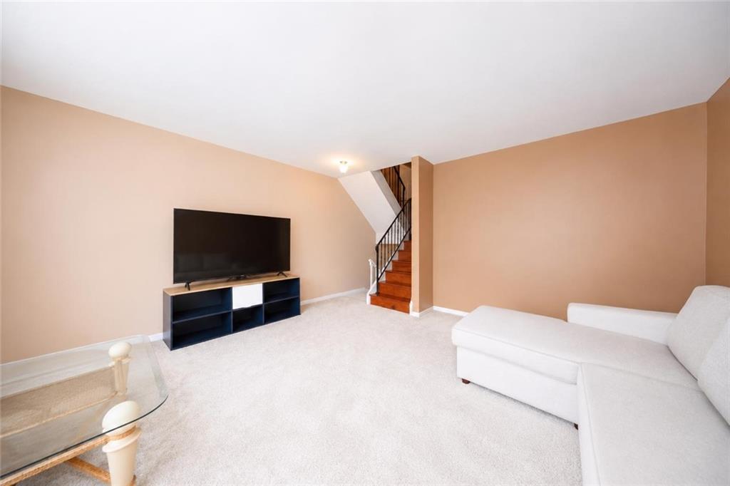 3 Carlyle Green, Staten  Island, New York, 10312 image 9