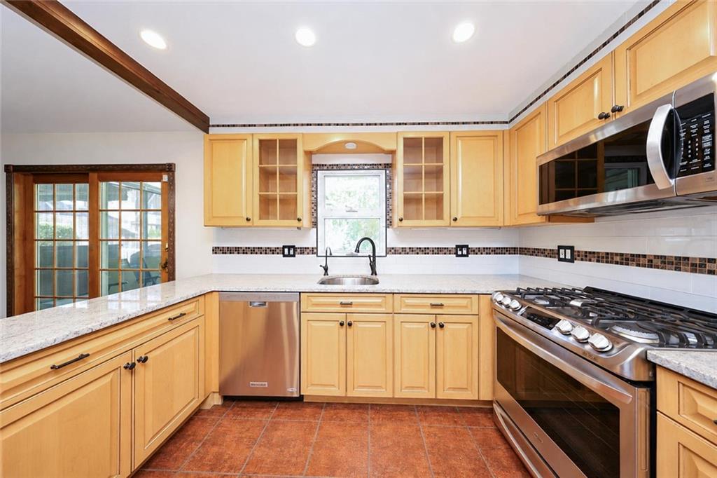 21 Lindenwood Avenue, Staten  Island, New York, 10305 image 11