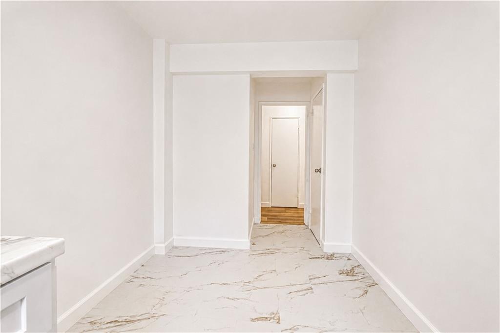 221 mcdonald Avenue 5g Image 2