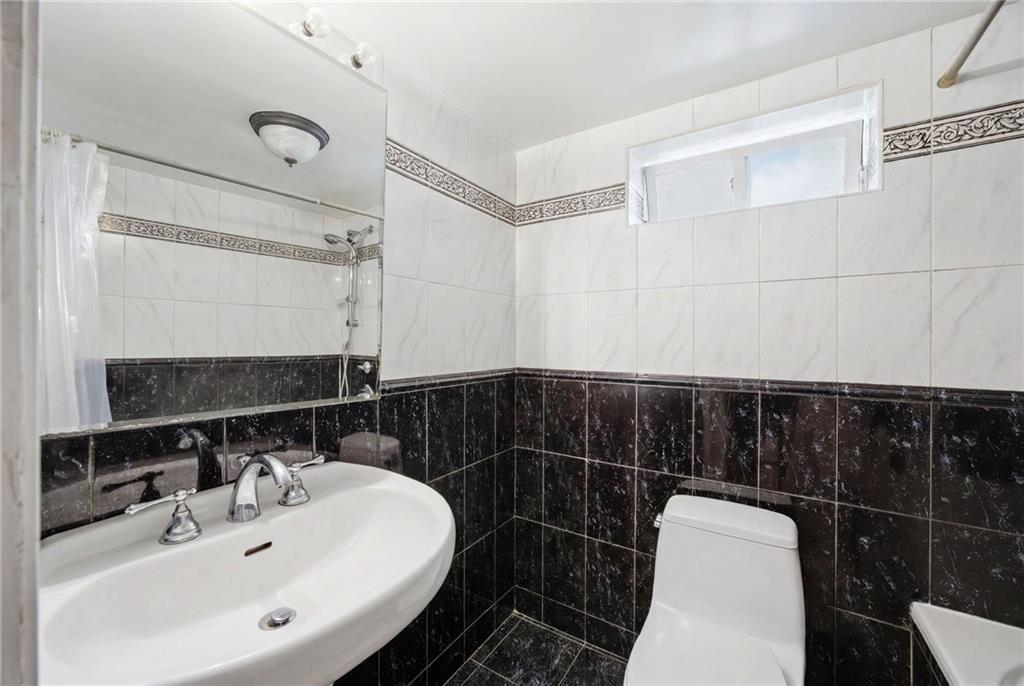 1739 East 26th Street, Brooklyn, New York, 11229 image 25