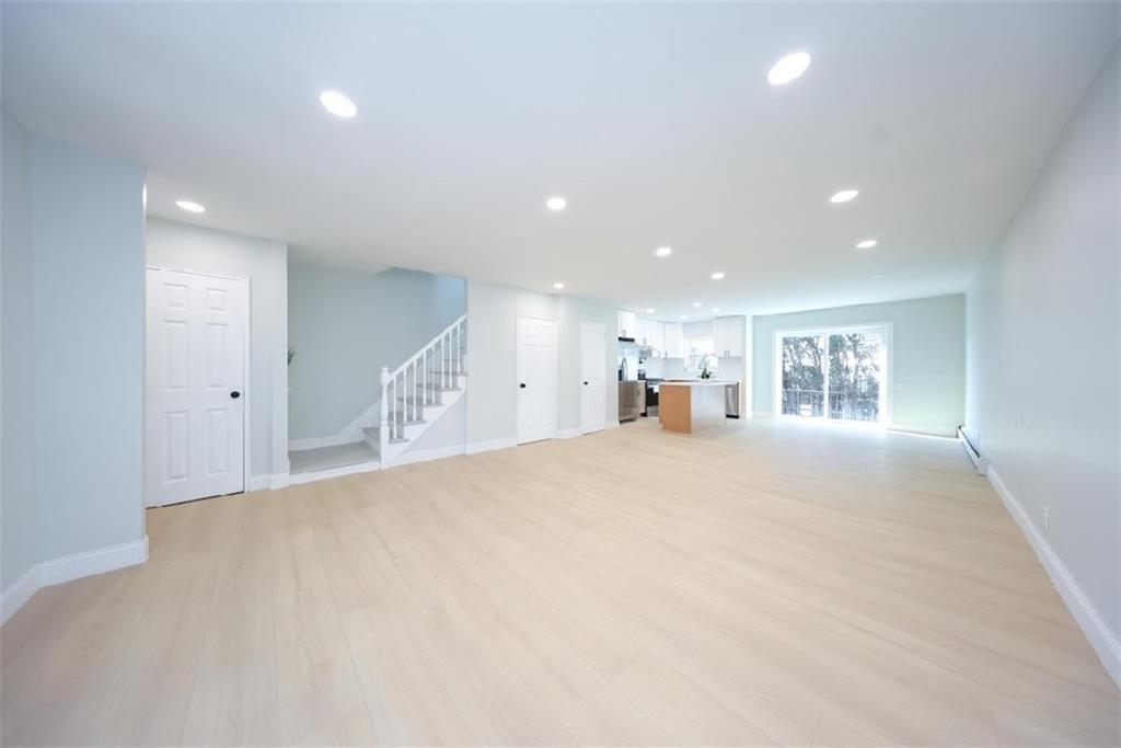 318 Bay 11th Street Image 3