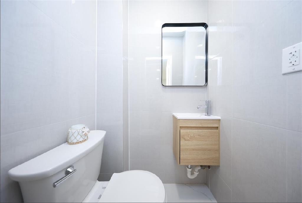 318 Bay 11th Street, Brooklyn, New York, 11228 image 8