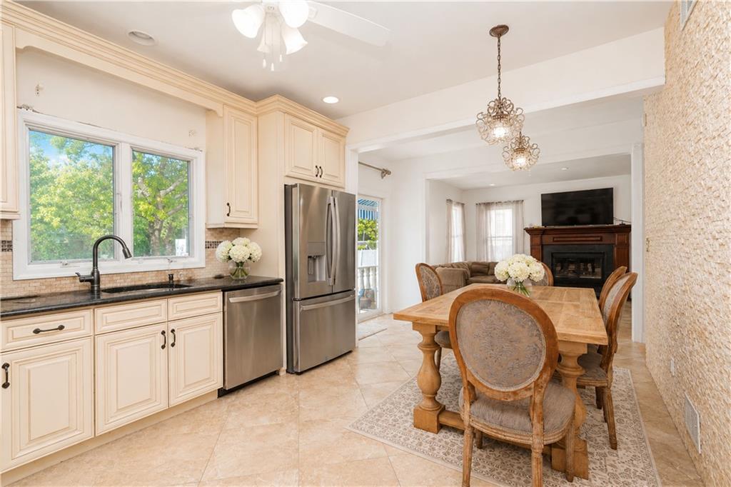 22 Putters Court, Staten  Island, New York, 10301 image 13