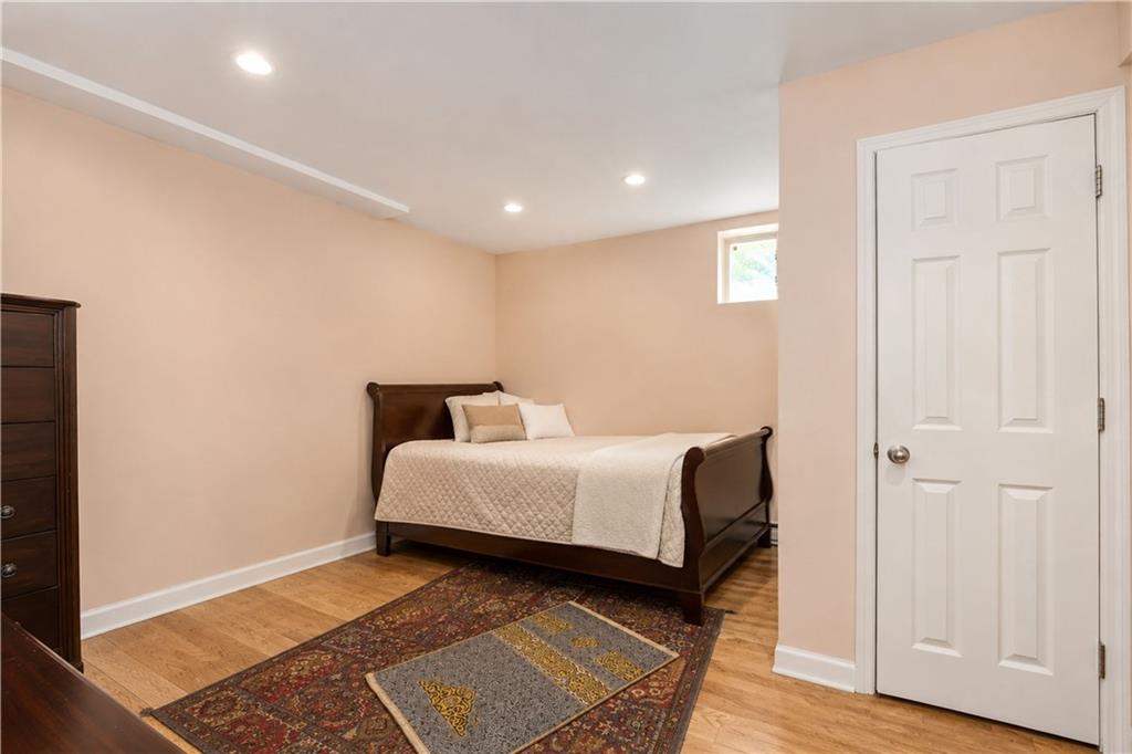 22 Putters Court, Staten  Island, New York, 10301 image 20
