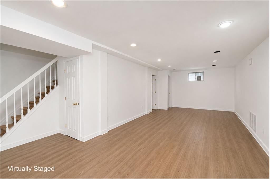 22 Putters Court, Staten  Island, New York, 10301 image 25