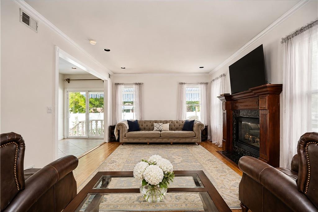 22 Putters Court, Staten  Island, New York, 10301 image 6