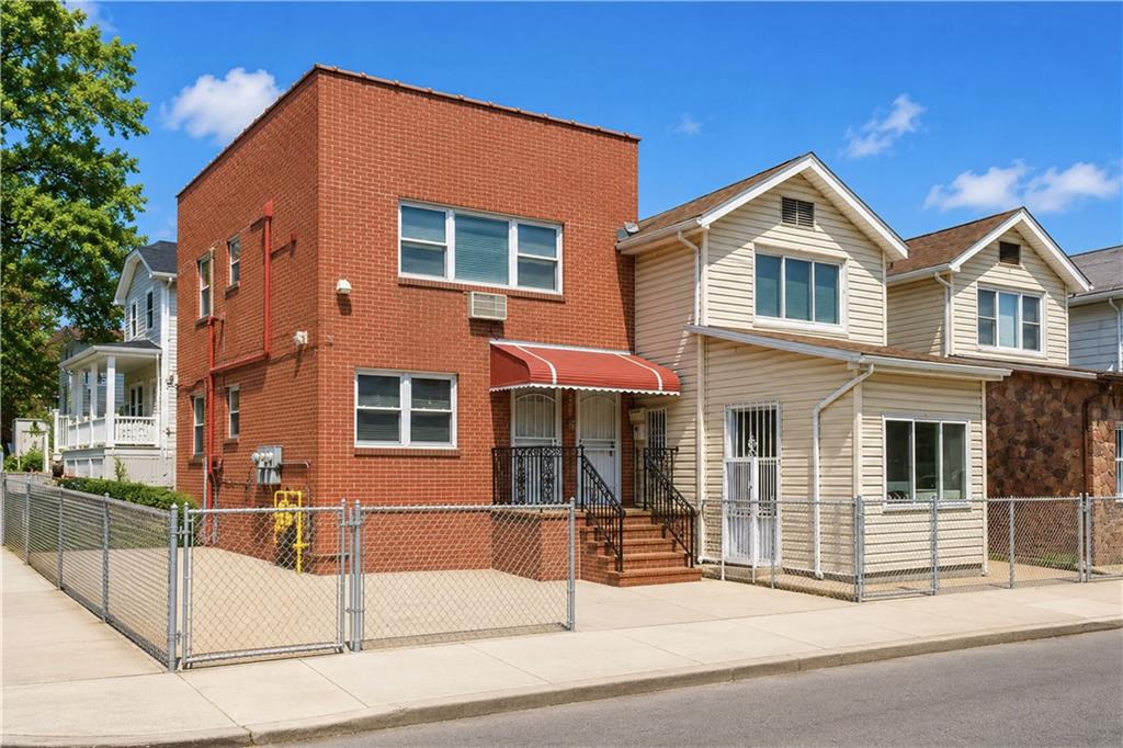 2686 East 12th Street Image 4