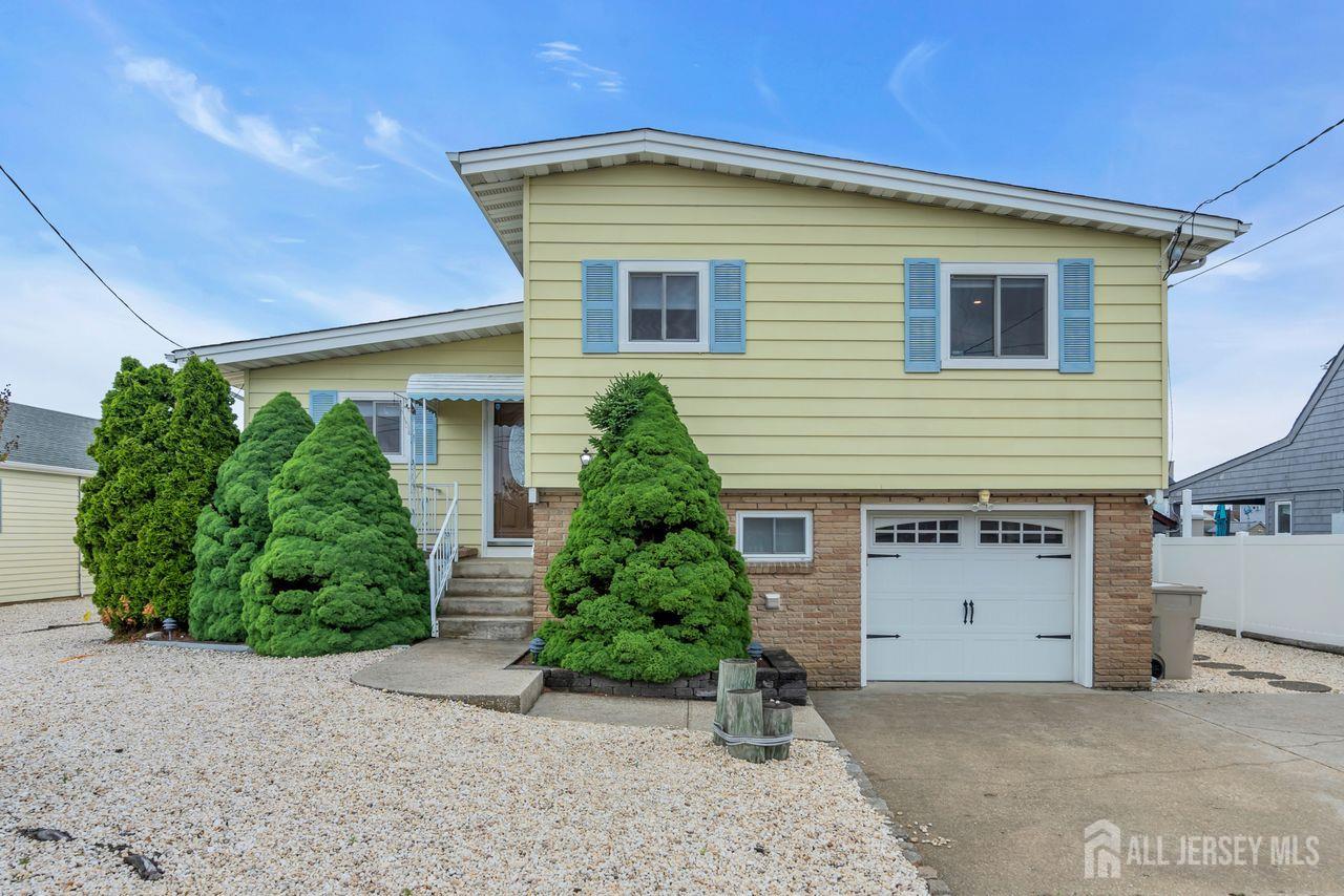 87 Ronald Avenue Image 3