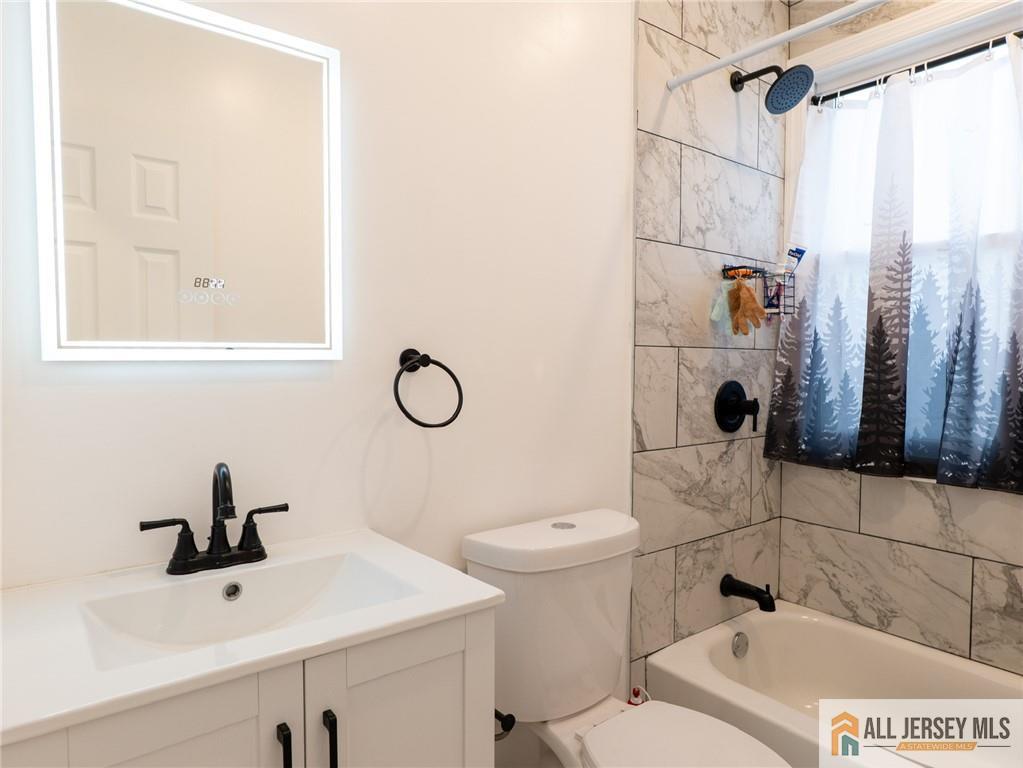 32 Palm Street, Newark, NJ, 07106 image 22