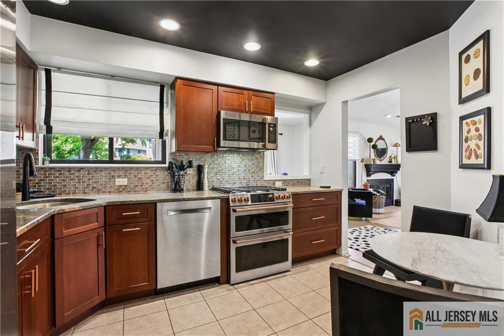 2 Park Gate Drive 1002, Edison, NJ, 08820 image 10
