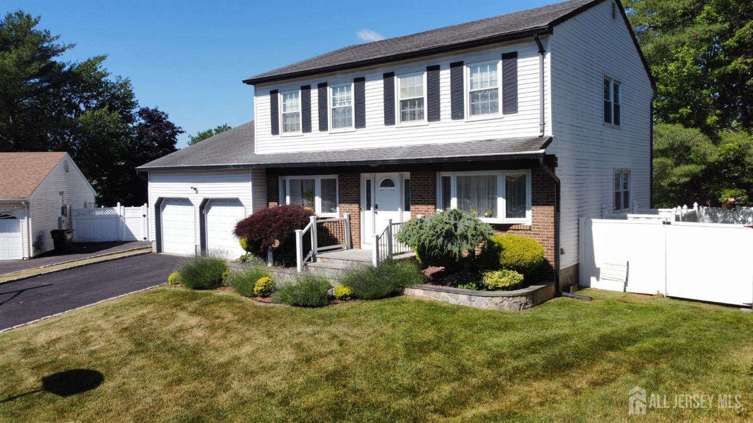 80 Deerfield Road Image 2