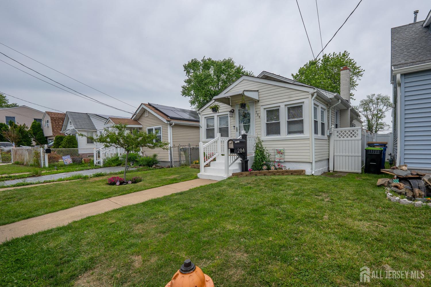 284 Shoreland Circle Image 2