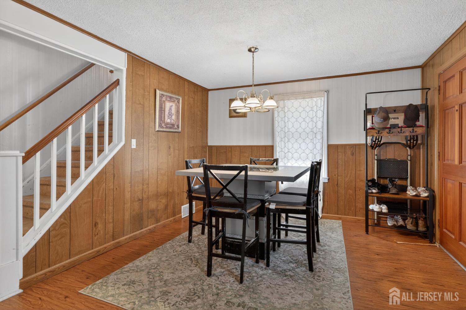 6 Hayes Court Image 3