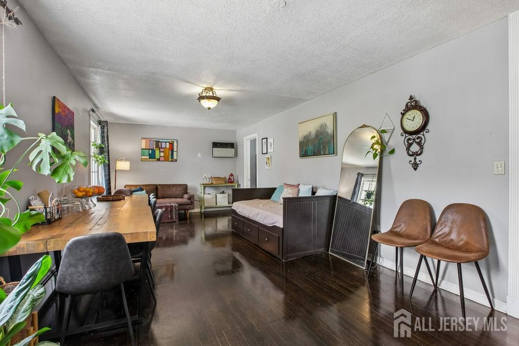 24 Jersey Avenue Image 5