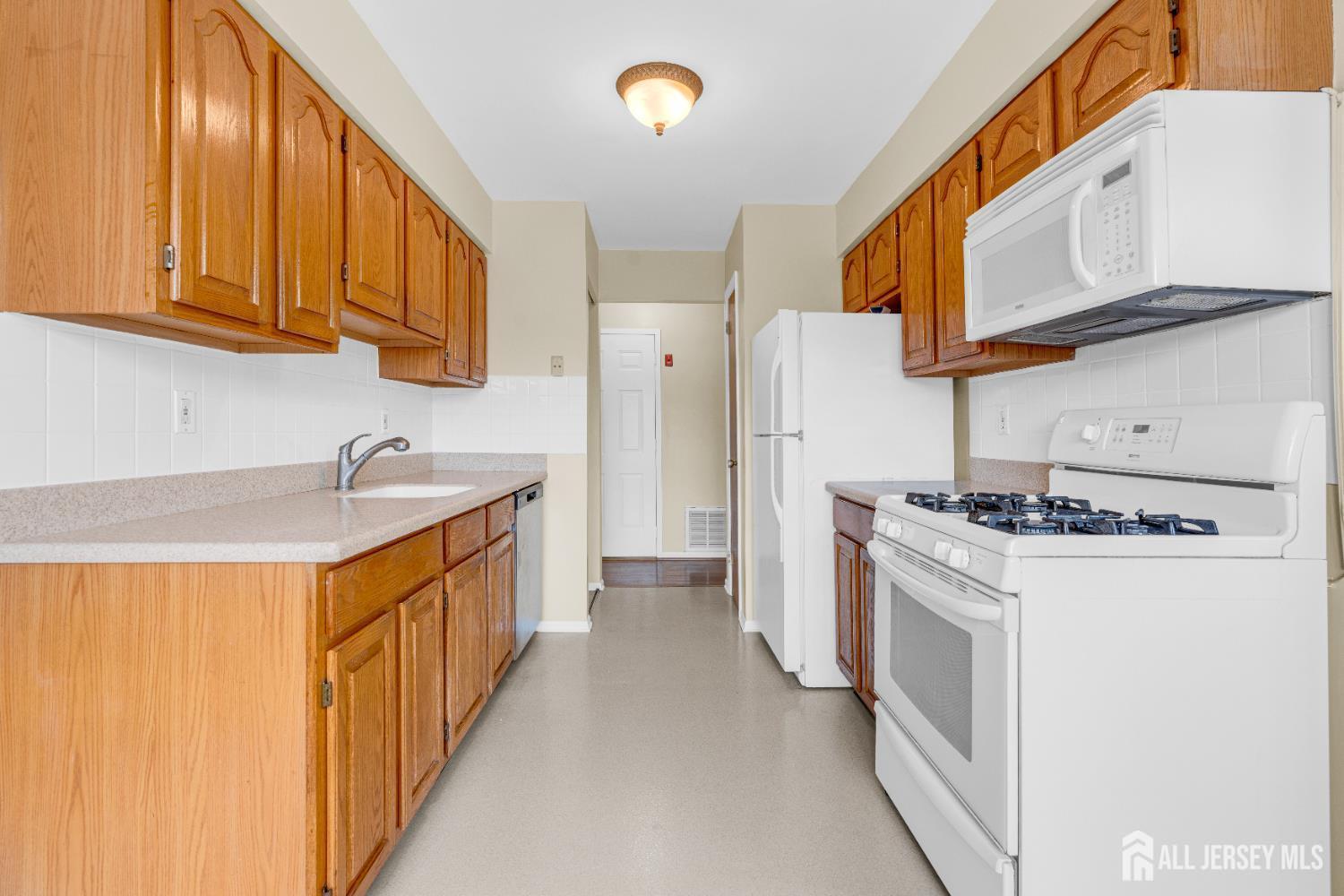 101 Beverly Hill Terrace, Middlesex, NJ, 07095 image 11