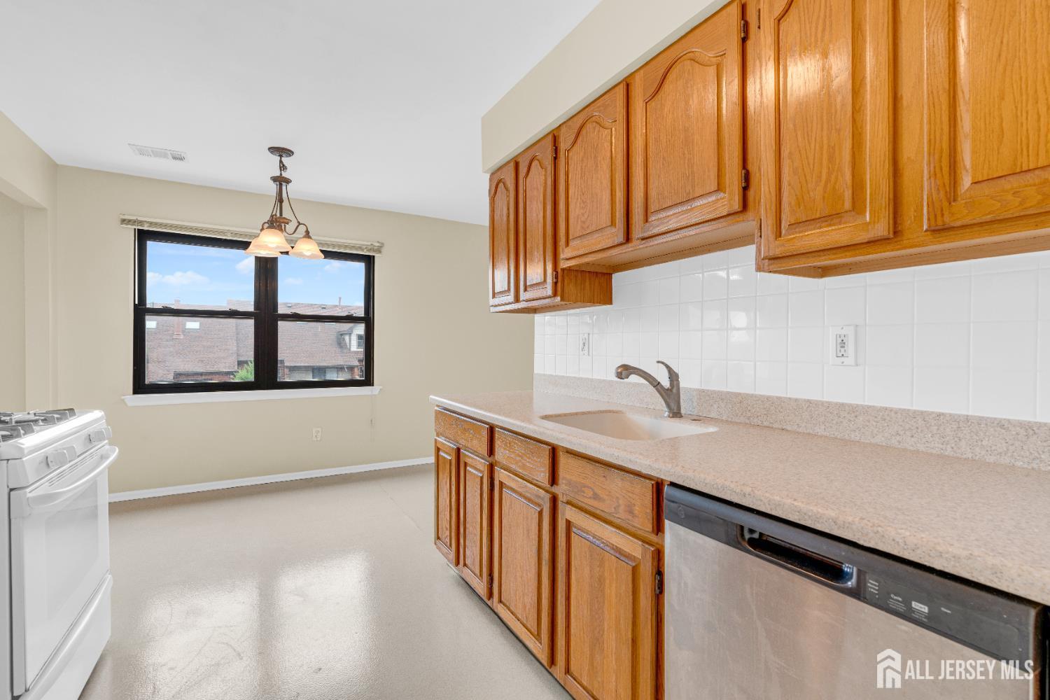 101 Beverly Hill Terrace, Middlesex, NJ, 07095 image 13
