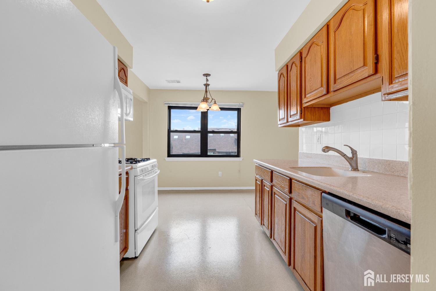 101 Beverly Hill Terrace, Middlesex, NJ, 07095 image 10