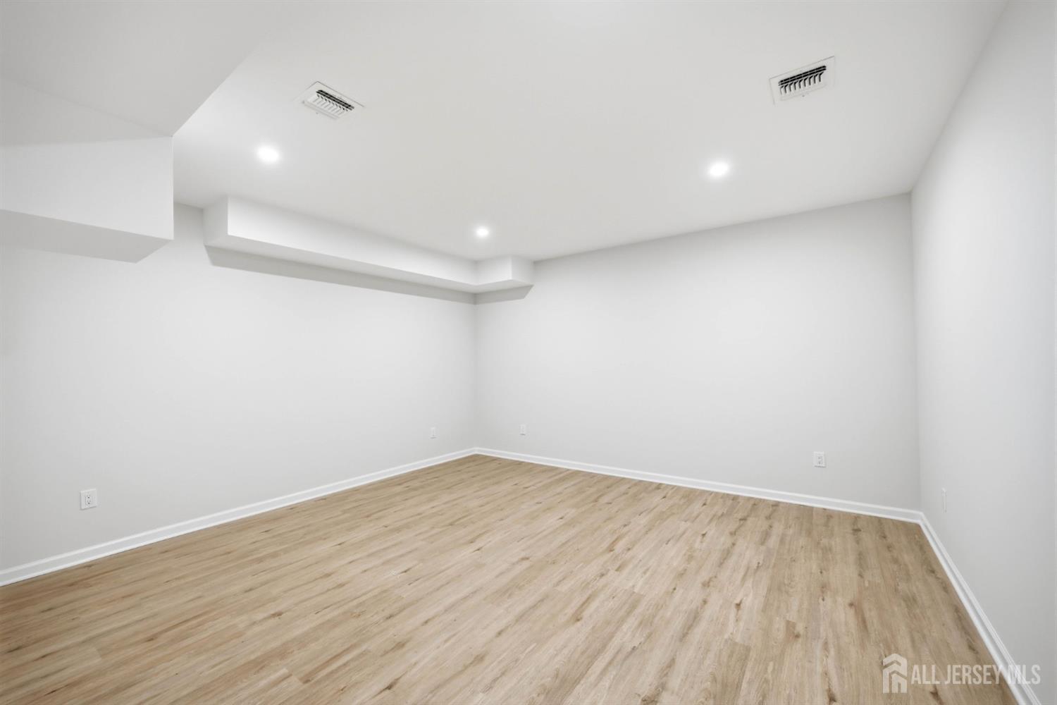 51 Hartlander Street, East Brunswick, NJ, 08816 image 46