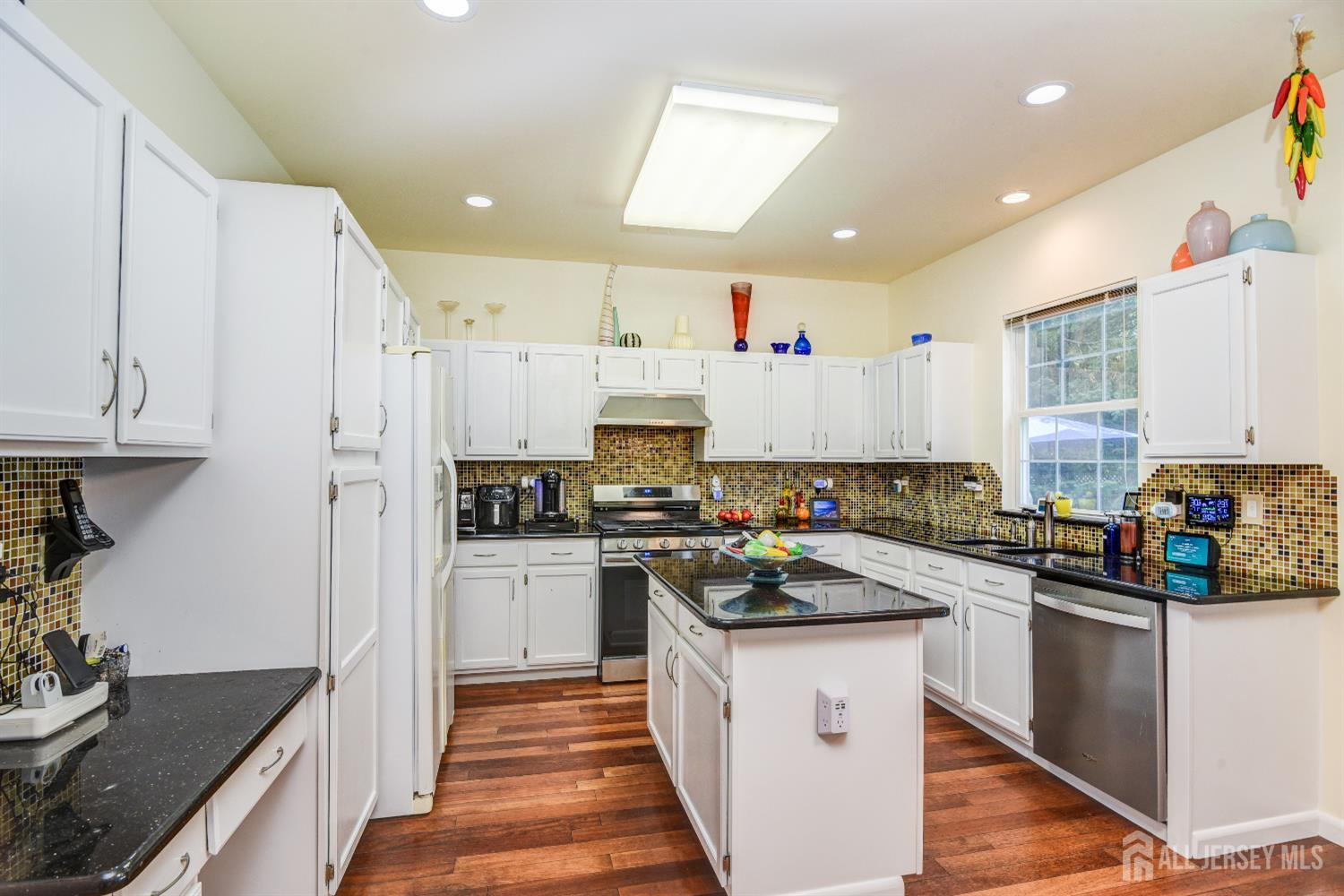 411 Perry Street, Morganville, NJ, 07751 image 12