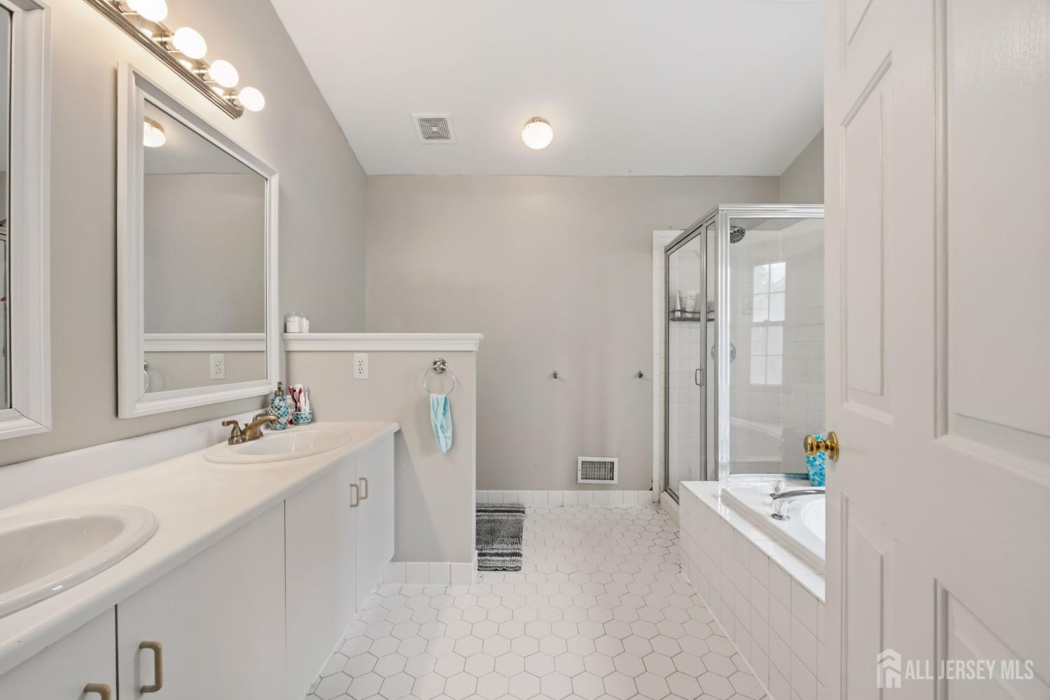 301 Pheasant Run, South Brunswick, NJ, 08852 image 22