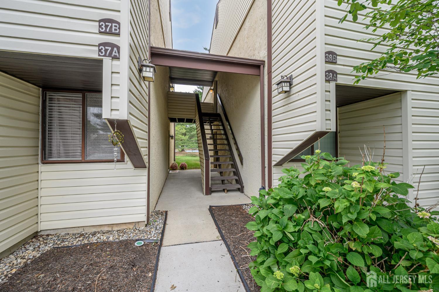 38 E Daisy Lane A, Mount Laurel, NJ, 08054