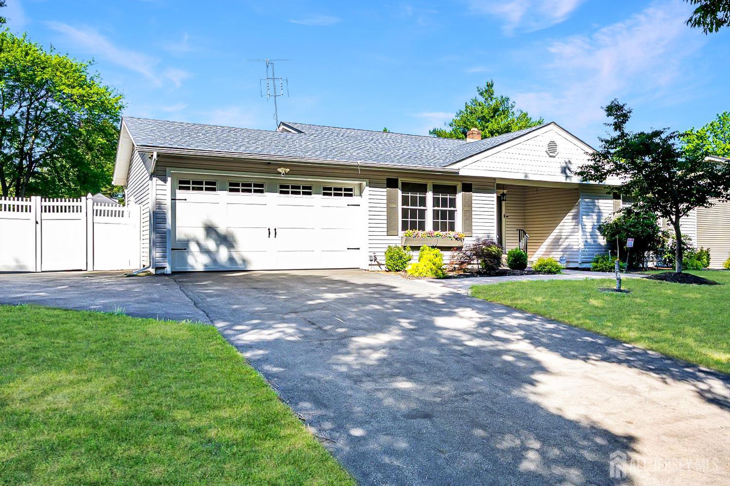 6 Wood Lake Drive Image 1